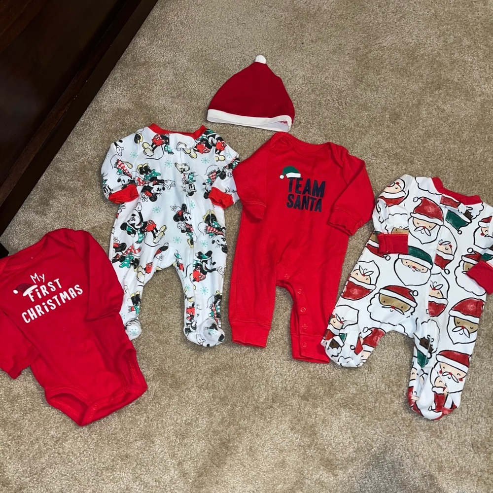 SOLD👀Baby Christmas bundle size 0-3 months & 3